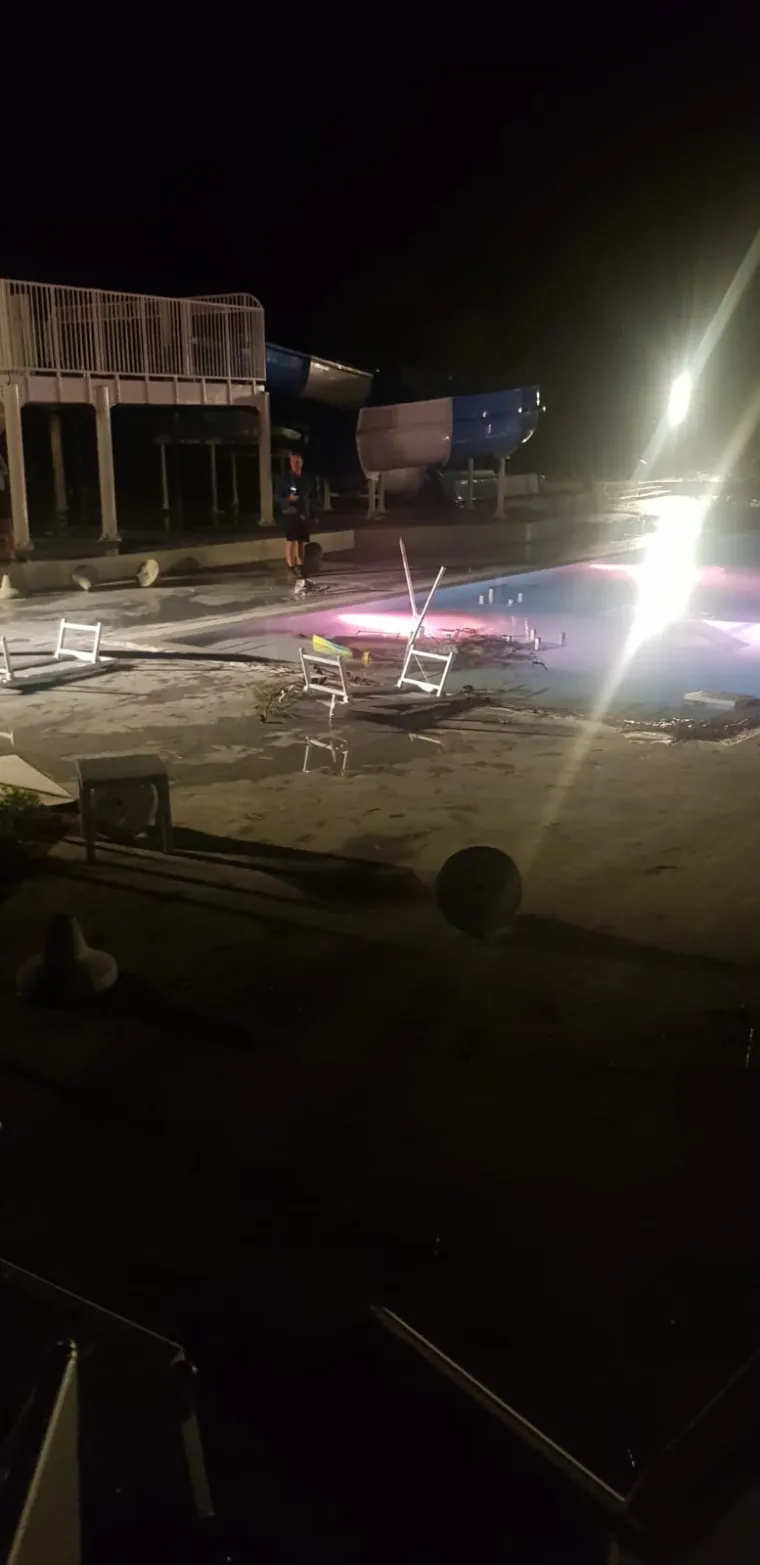 Snažna oluja protutnjala Zadrom: Na grad se obru&scaron;ila pijavica, o&scaron;tećeni auti, nestalo struje...