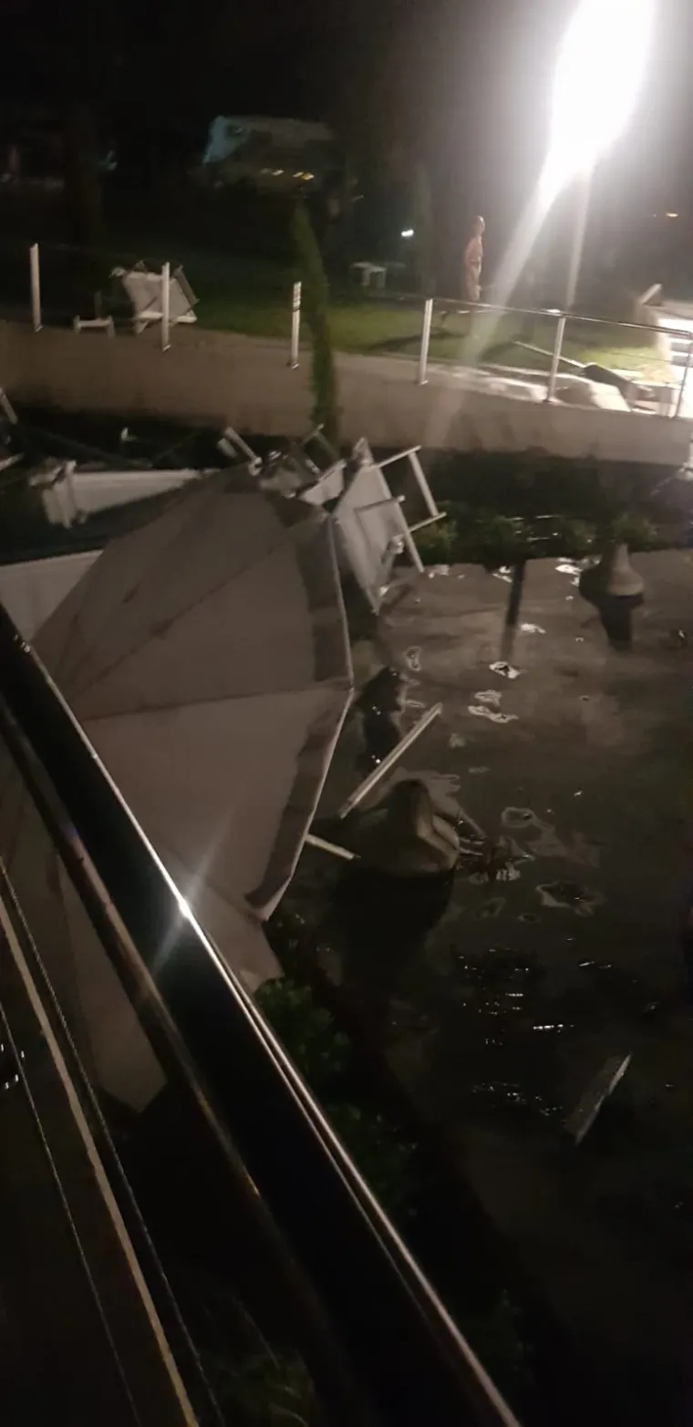 Snažna oluja protutnjala Zadrom: Na grad se obru&scaron;ila pijavica, o&scaron;tećeni auti, nestalo struje...