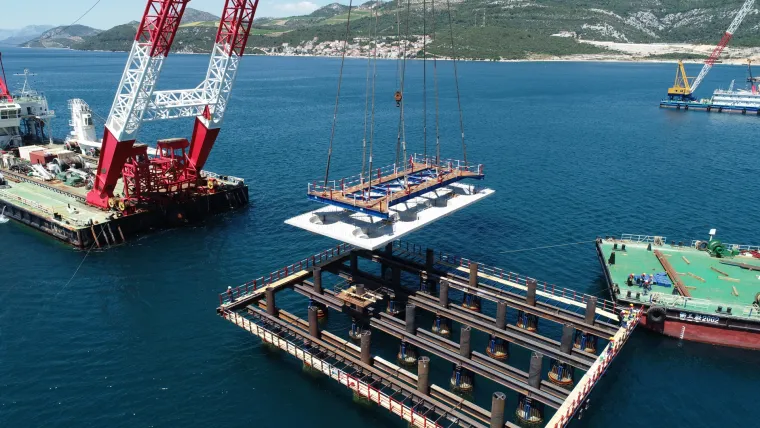 Pogledajte spektakularne fotografije: Pelje&scaron;ki most nakon godinu dana 'izronio' iz mora!