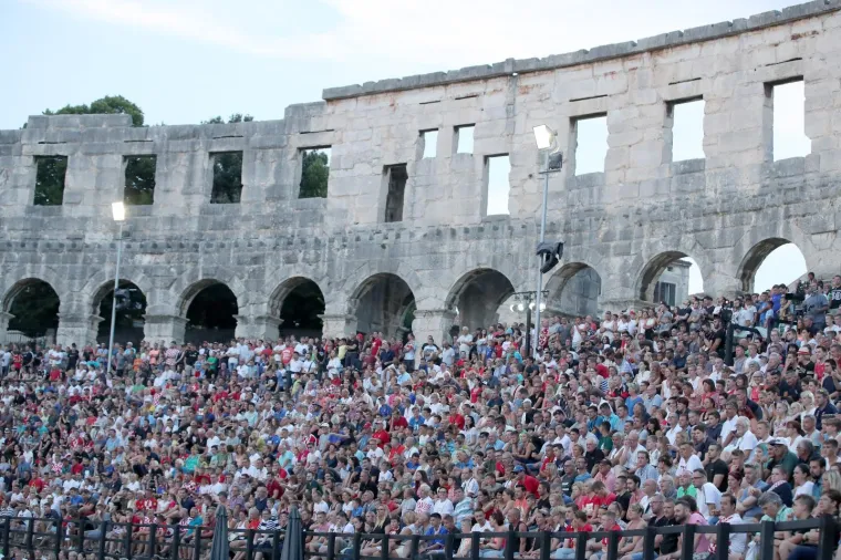 Hrvatske i Bayernove nogometne legende priredile povijesni spektakl u Areni