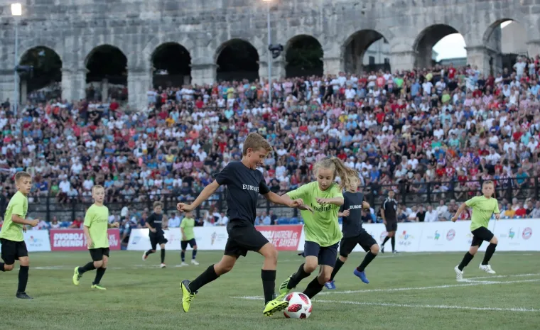 Hrvatske i Bayernove nogometne legende priredile povijesni spektakl u Areni