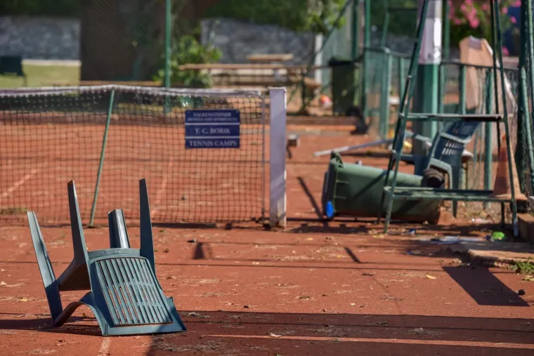 KATASTROFALNO NEVRIJEME POHARALO ZADAR: Vjetar puhao 29 m/s i čupao stabla