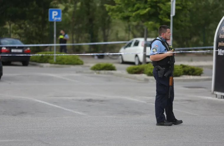MASKIRANI RAZBOJNICI UPALI U ZAGREBAČKU PBZ POSLOVNICU: Policajac u civilu pucao u zrak da ih prestra&scaron;i