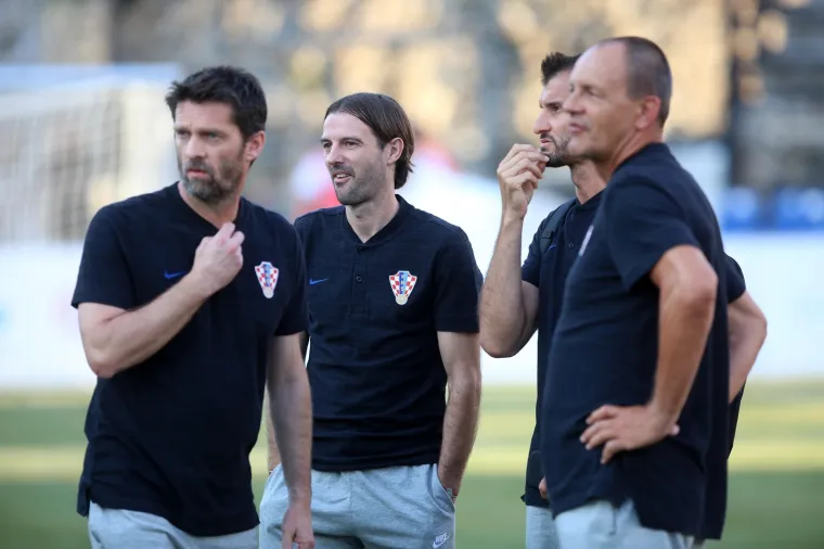 Nogometni spektakl u pulskoj areni: Hrvatske i Bayernove nogometne legende odmjerile snage