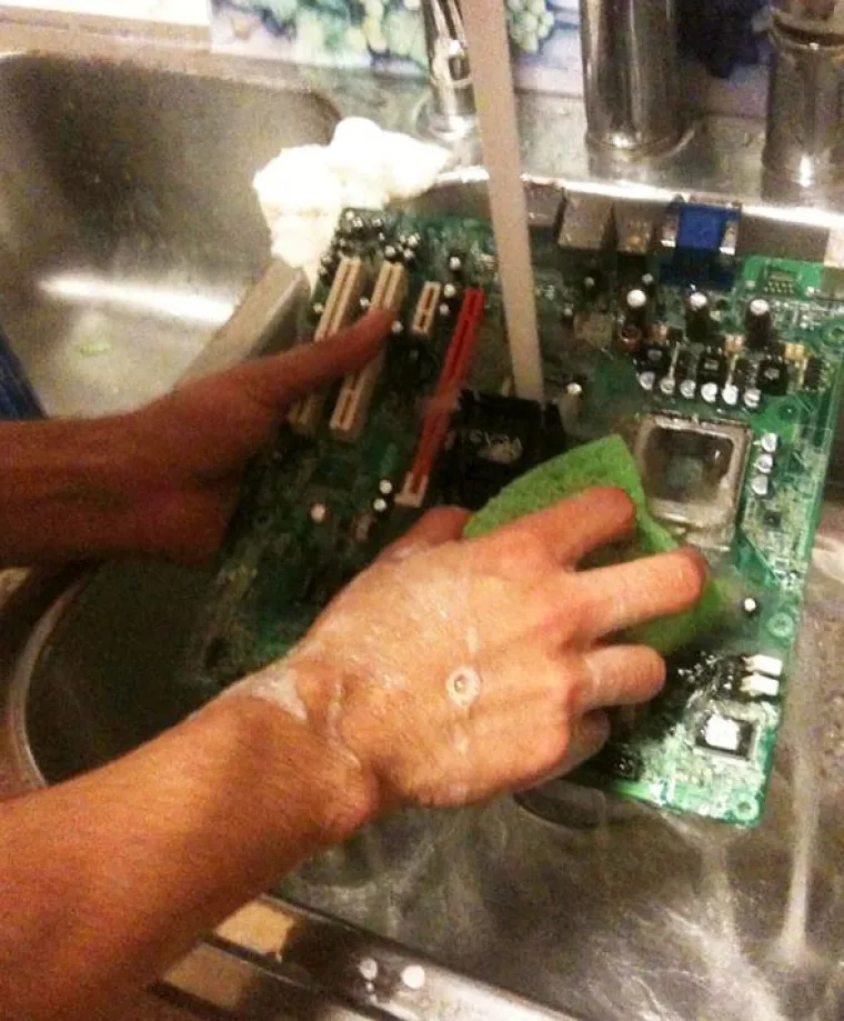 Nije za svakoga: 20 neugodno nelagodnih fotografija zbog kojih će vas proći trnci