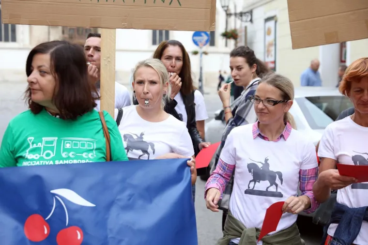 Prosvjednici ispred Gradske skup&scaron;tine dočekali Bandića i zastupnike: 'I Manhattan ima svoj park!'