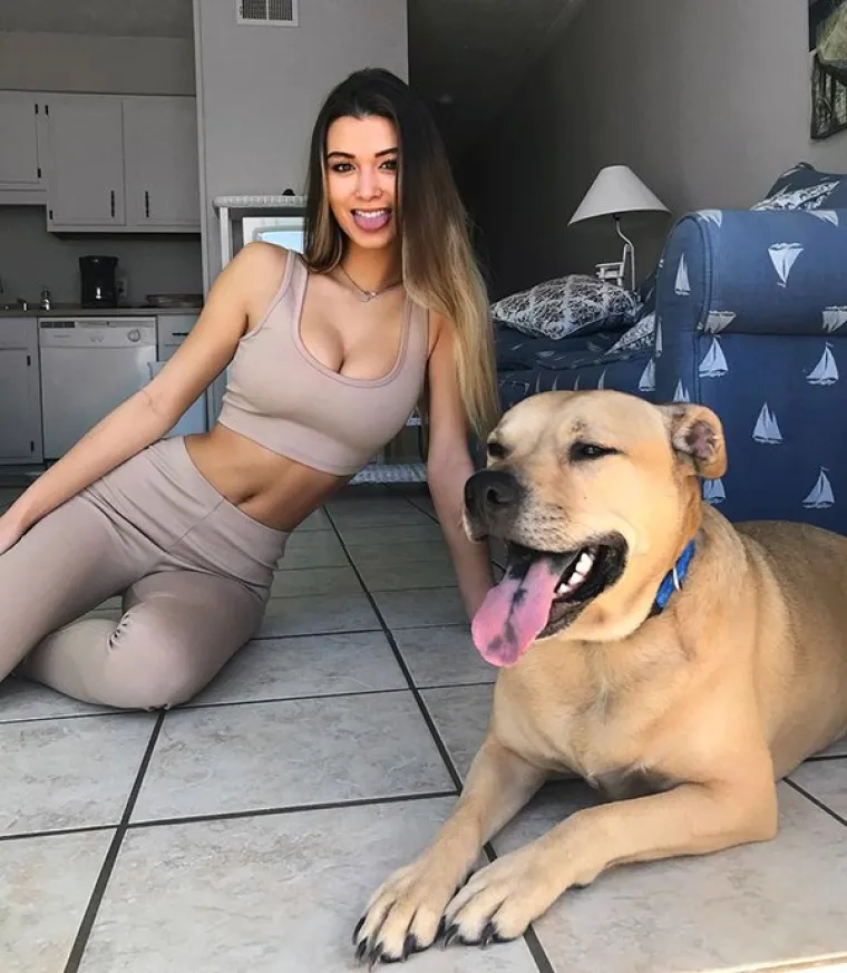 SEKSI I BRIŽNE: Nije dosta &scaron;to su se skinule, nego lajkove mame i adutom protiv kojeg nema obrane