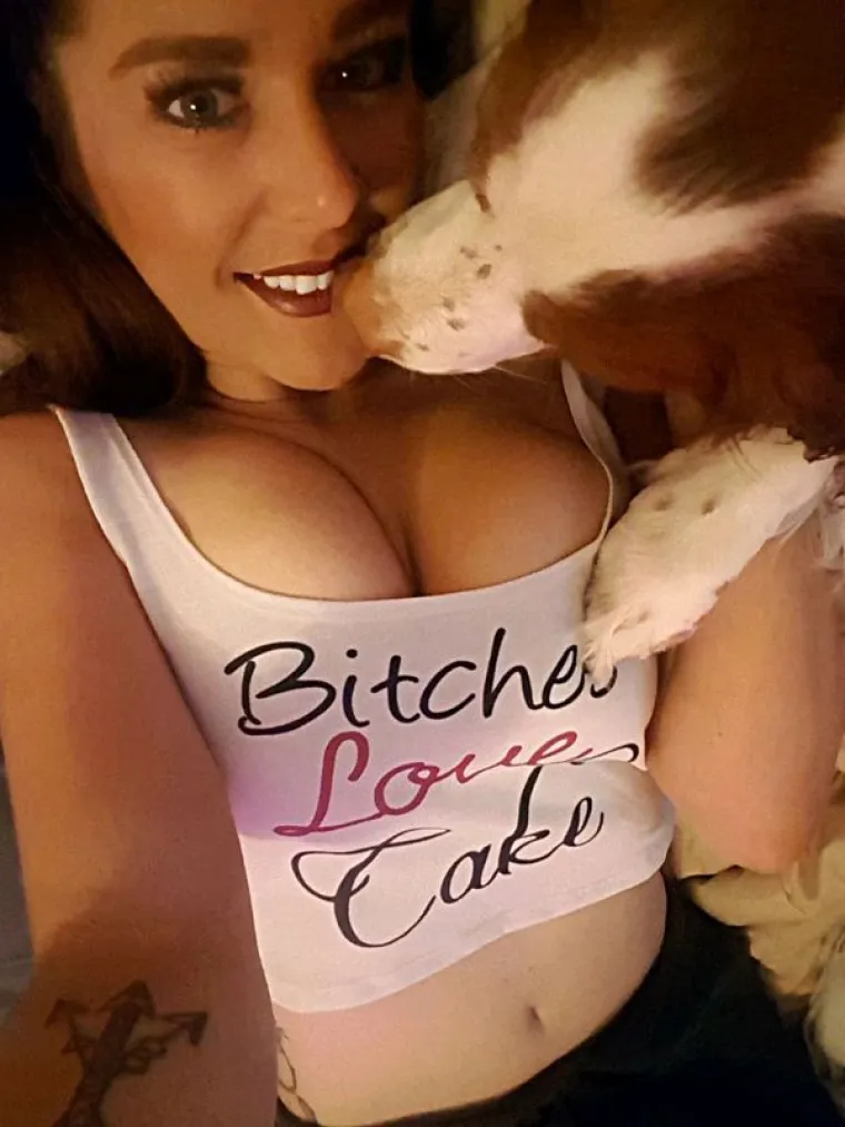 SEKSI I BRIŽNE: Nije dosta &scaron;to su se skinule, nego lajkove mame i adutom protiv kojeg nema obrane