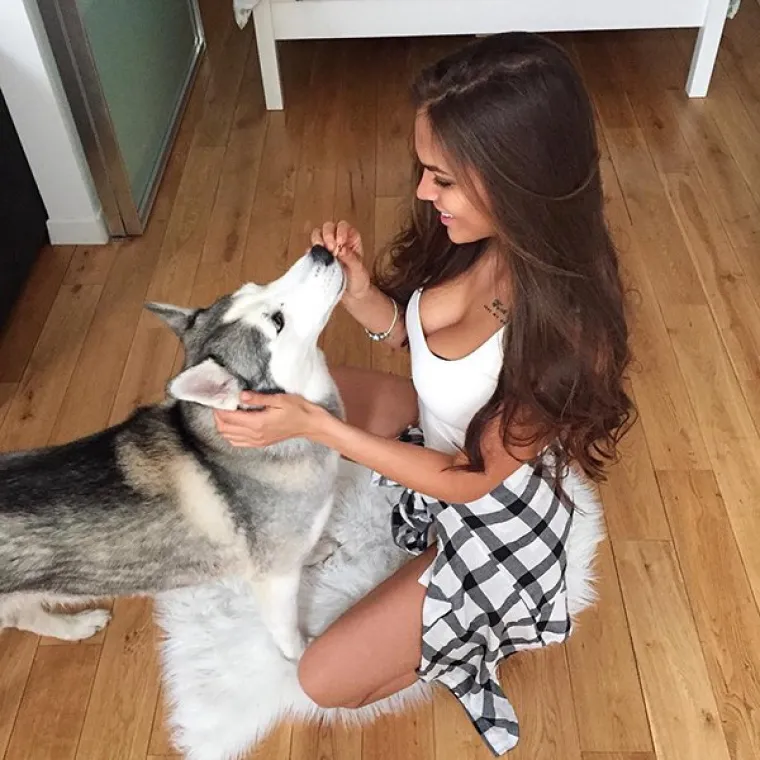 SEKSI I BRIŽNE: Nije dosta &scaron;to su se skinule, nego lajkove mame i adutom protiv kojeg nema obrane