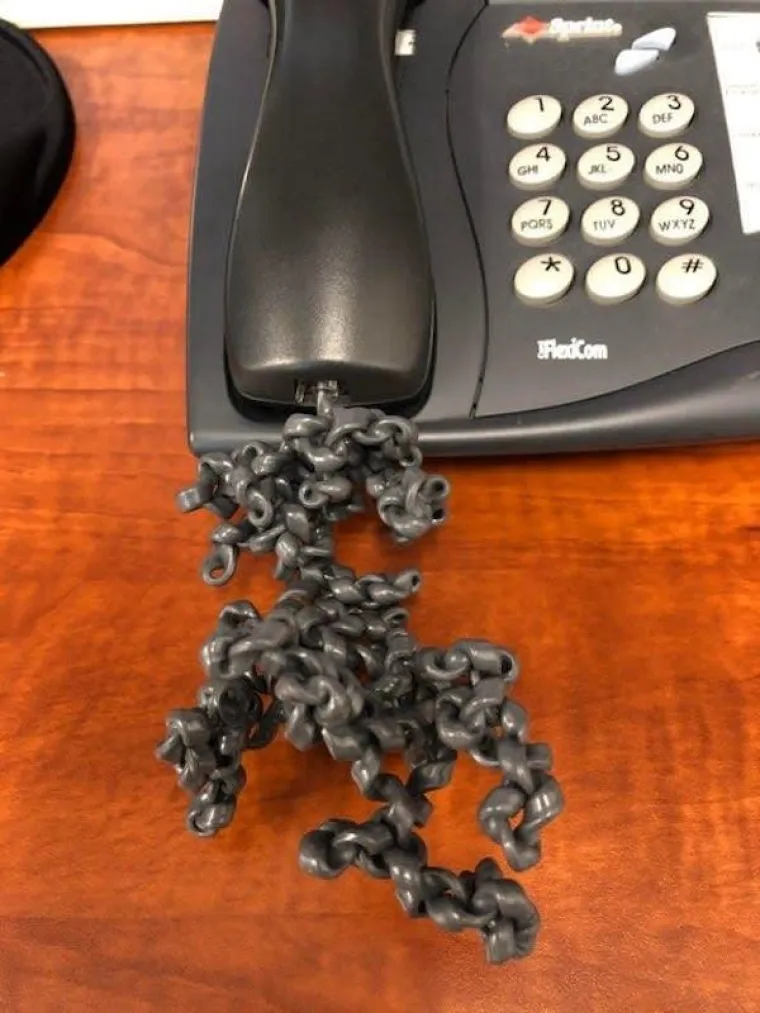 SVI ZNAJU BAREM JEDNOG OVAKVOG KOLEGU:  Profesionalci su jedino u tome kako ispasti se*onja