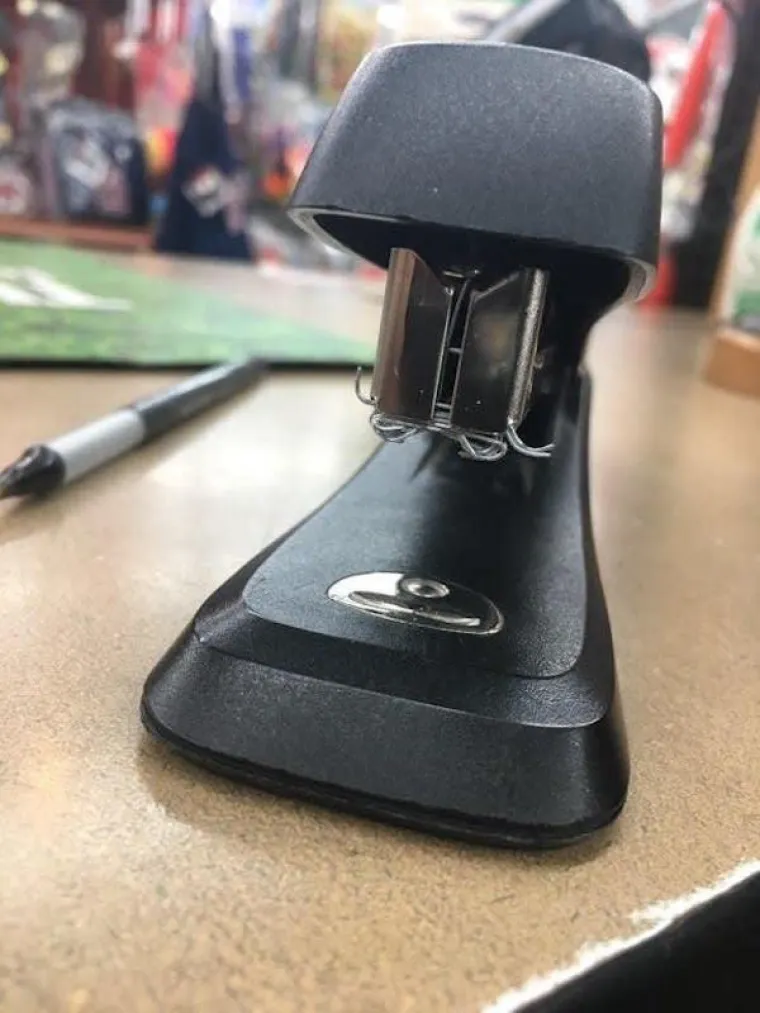 SVI ZNAJU BAREM JEDNOG OVAKVOG KOLEGU:  Profesionalci su jedino u tome kako ispasti se*onja