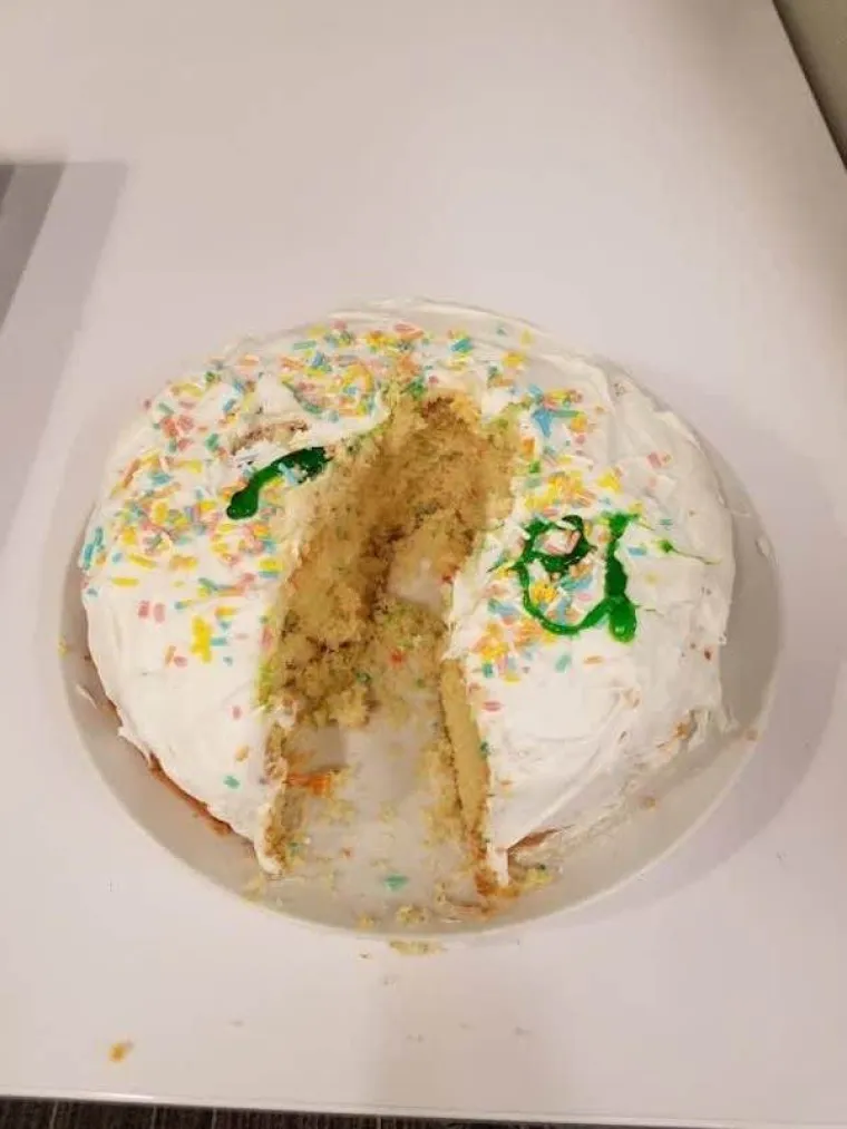 SVI ZNAJU BAREM JEDNOG OVAKVOG KOLEGU:  Profesionalci su jedino u tome kako ispasti se*onja