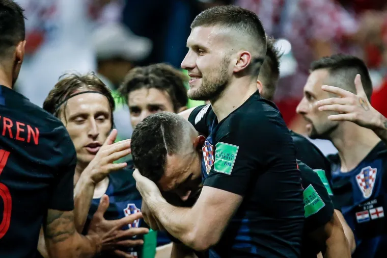 [FOTO] JO&Scaron; UVIJEK SANJAMO: Ovo su prizori za povijest koje ćemo zauvijek pamtiti; Vatreni, hvala vam na neopisivoj sreći