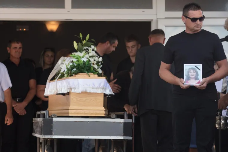 POKOP UBIJENE SOCIJALNE RADNICE BLAŽENKE POPLAŠEN: Ubojica doveden na Županijski sud u Osijeku