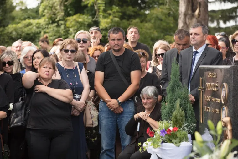 POKOP UBIJENE SOCIJALNE RADNICE BLAŽENKE POPLAŠEN: Ubojica doveden na Županijski sud u Osijeku