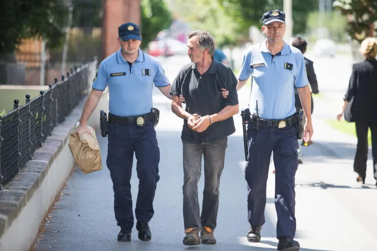 POKOP UBIJENE SOCIJALNE RADNICE BLAŽENKE POPLA&Scaron;EN: Ubojica doveden na Županijski sud u Osijeku