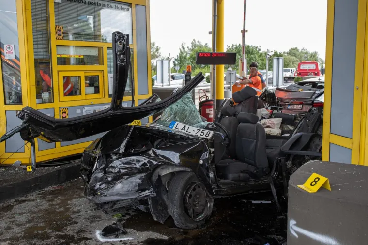 KAOS NA NAPLATNIM KUĆICAMA SVETA HELENA: Četvero ljudi je ozlijeđeno; policija obavlja očevid