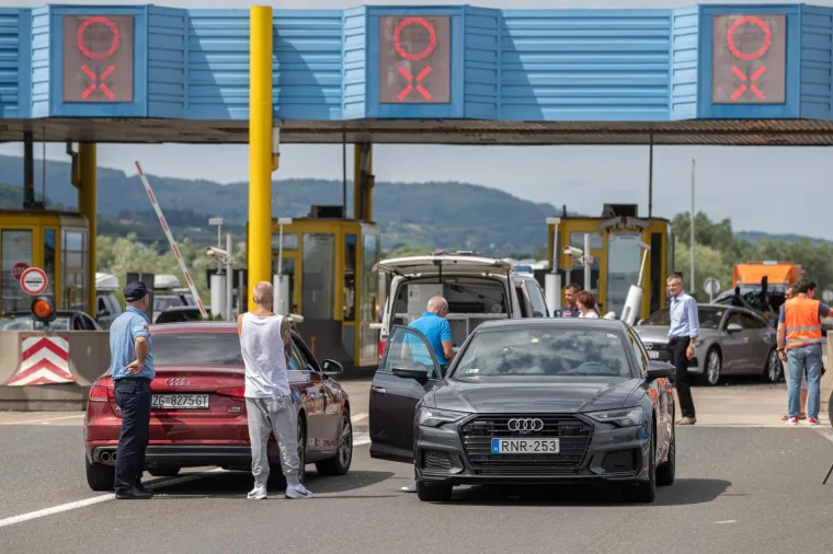 KAOS NA NAPLATNIM KUĆICAMA SVETA HELENA: Četvero ljudi je ozlijeđeno; policija obavlja očevid