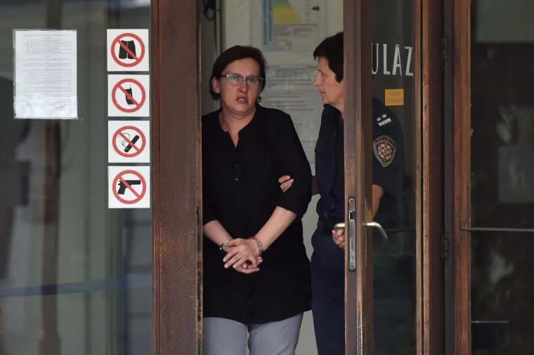 U lisicama napustila sud: Smiljani Srnec uručili optužnicu, ostaje u pritvoru