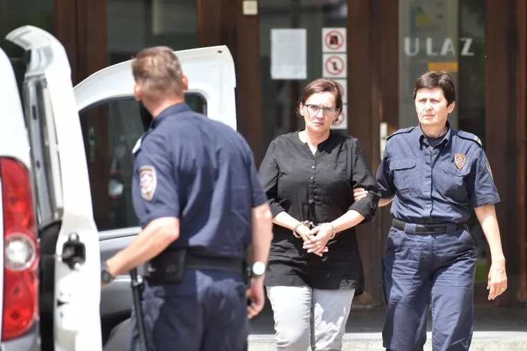U lisicama napustila sud: Smiljani Srnec uručili optužnicu, ostaje u pritvoru