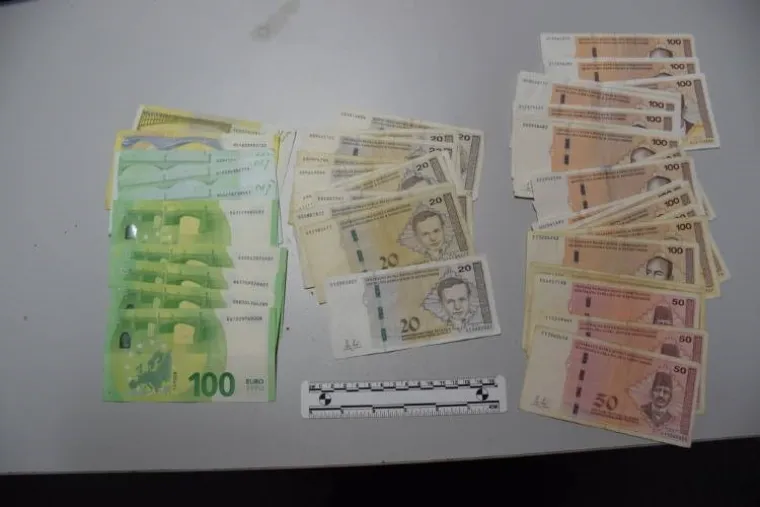 Kod osumnjičenih su pronašli i više od 100 tisuća kuna