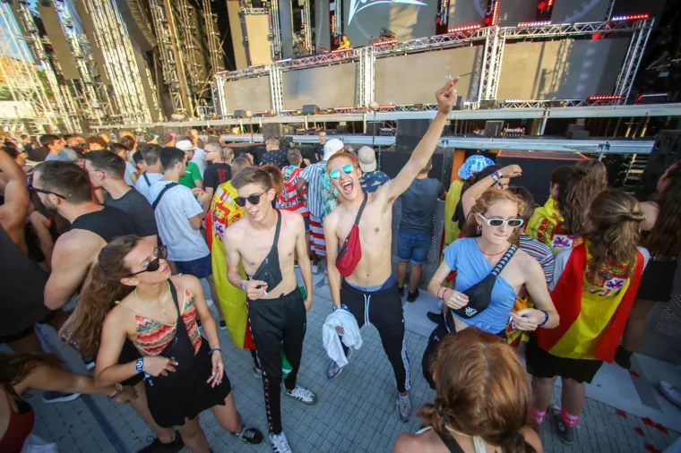INVAZIJA PARTIJANERA NA SPLITSKU ULTRU: David Guetta oduševio ranim nastupom, pogledajte atmosferu