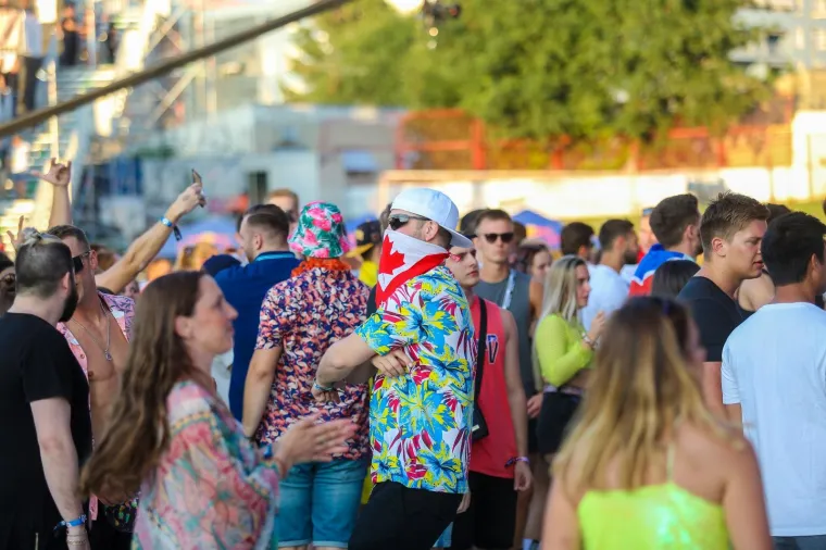 INVAZIJA PARTIJANERA NA SPLITSKU ULTRU: David Guetta oduševio ranim nastupom, pogledajte atmosferu