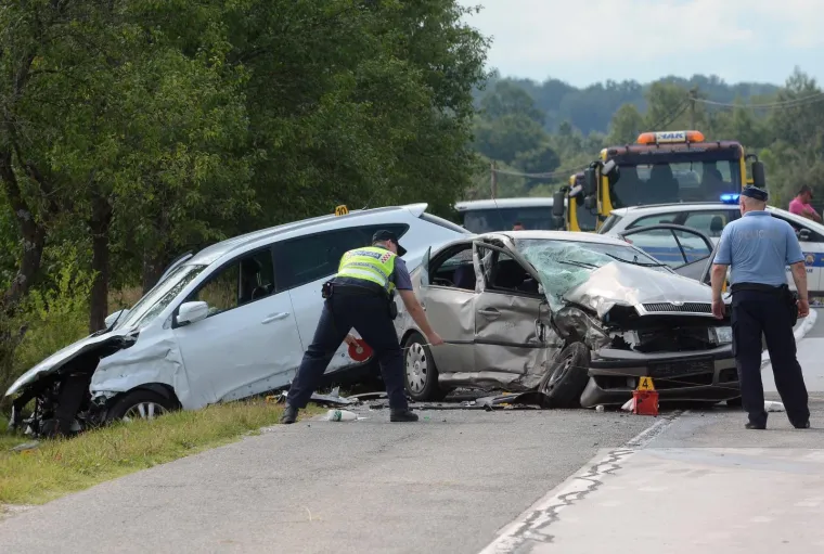 Pre&scaron;ao u suprotan smjer i poginuo, dječak se bori za život