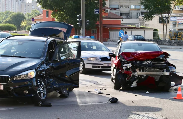 Jeste li i&scaron;ta vidjeli? Policija traži očevice nesreće u kojoj su ozlijeđene dvije osobe