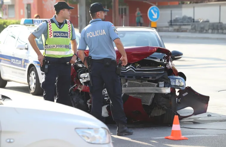Jeste li i&scaron;ta vidjeli? Policija traži očevice nesreće u kojoj su ozlijeđene dvije osobe