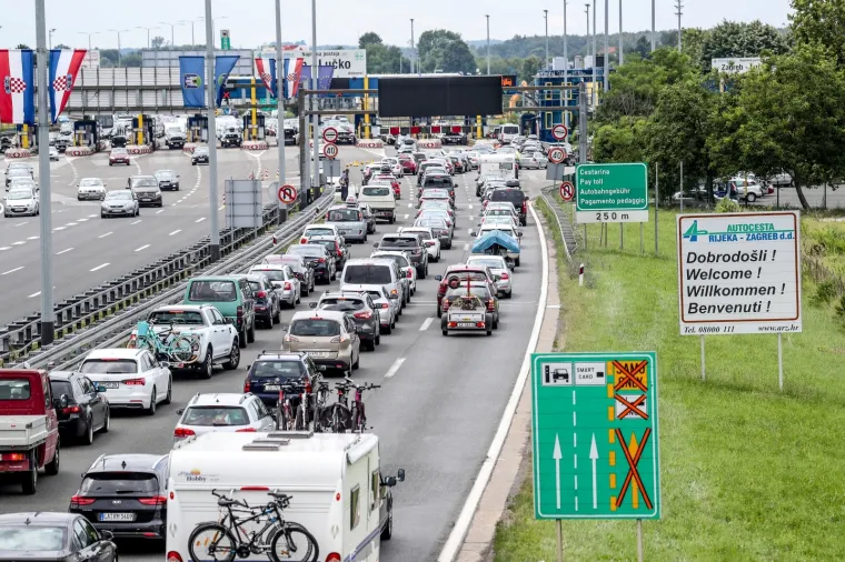 Gužve na cestama: Diljem Hrvatske kolone - najveći 'kaos' u smjeru mora!