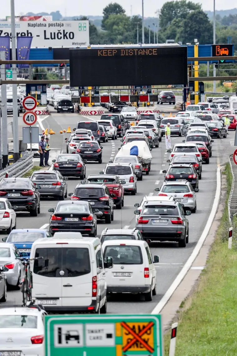 Gužve na cestama: Diljem Hrvatske kolone - najveći 'kaos' u smjeru mora!