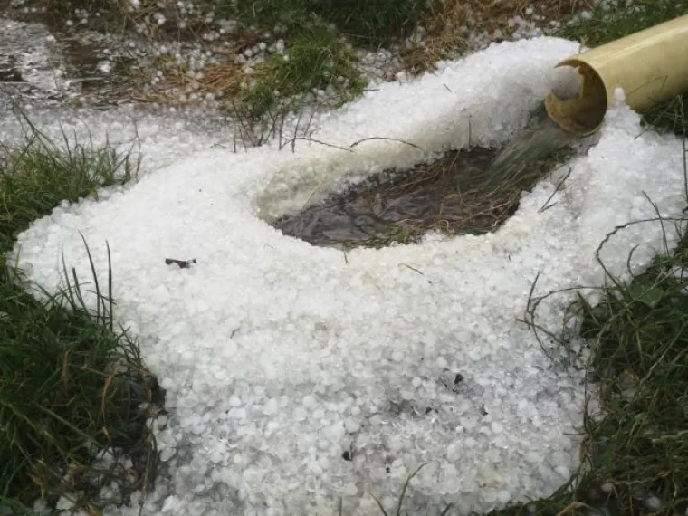 Zagorje ponovno poharala tuča: Padala je dobrih 10 minuta, a bila je veličine lje&scaron;njaka!