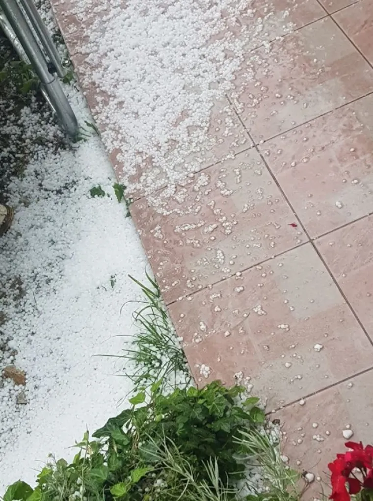 Zagorje ponovno poharala tuča: Padala je dobrih 10 minuta, a bila je veličine lje&scaron;njaka!