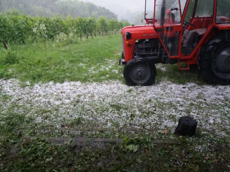 Zagorje ponovno poharala tuča: Padala je dobrih 10 minuta, a bila je veličine lje&scaron;njaka!