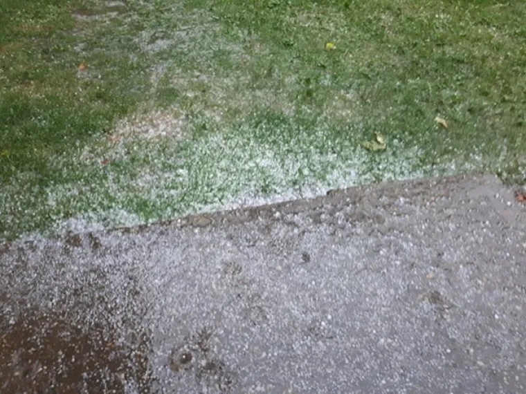 Zagorje ponovno poharala tuča: Padala je dobrih 10 minuta, a bila je veličine lje&scaron;njaka!