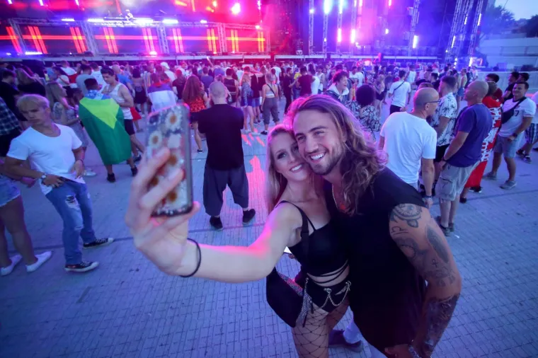 SPLIT POD OPSADOM LJEPOTICA: Na Ultri ih ima svakakvih, pogledajte kakav im je izbor odjeće