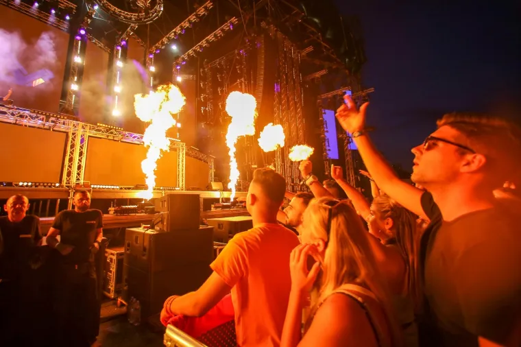 SPLIT POD OPSADOM LJEPOTICA: Na Ultri ih ima svakakvih, pogledajte kakav im je izbor odjeće