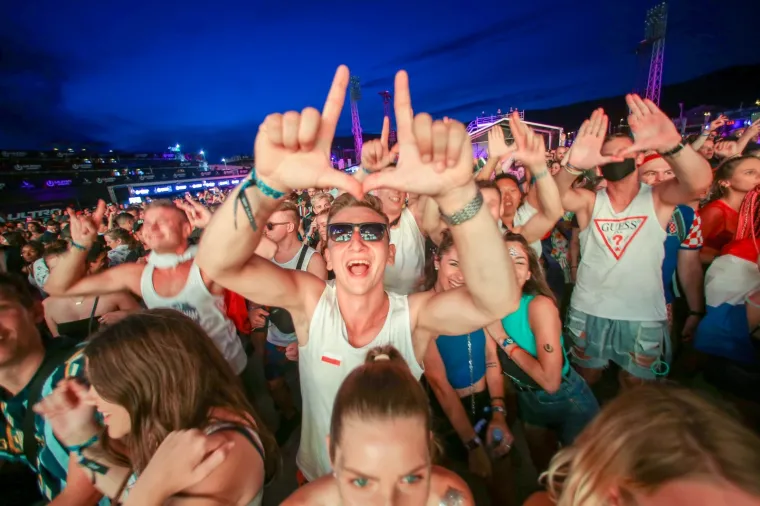 SPLIT POD OPSADOM LJEPOTICA: Na Ultri ih ima svakakvih, pogledajte kakav im je izbor odjeće