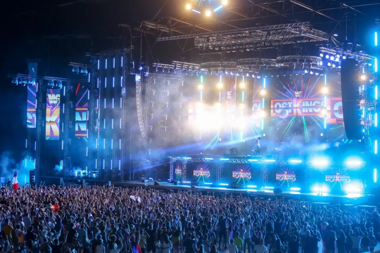 SPLIT POD OPSADOM LJEPOTICA: Na Ultri ih ima svakakvih, pogledajte kakav im je izbor odjeće