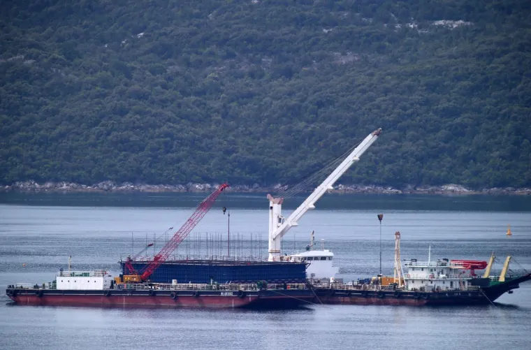 PELJE&Scaron;KI MOST IZRONIO IZNAD MORSKE POVR&Scaron;INE: Na pilote se postavljaju naglavne ploče