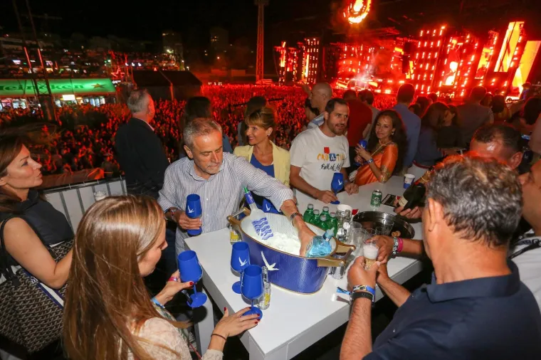 Na Ultri 'partijao' i Bandić: U VIP loži bilo je veselo, a gradonačelnik je miksao koktele
