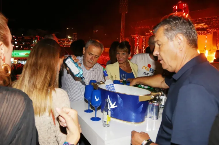 Na Ultri 'partijao' i Bandić: U VIP loži bilo je veselo, a gradonačelnik je miksao koktele