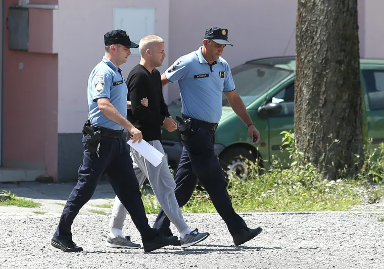 Ovo je vozač koji se BMW-om zabio u obitelj na naplatnim kućicama Sv. Helena