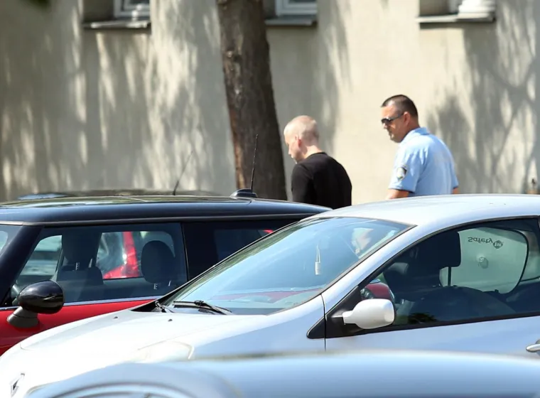 Ovo je vozač koji se BMW-om zabio u obitelj na naplatnim kućicama Sv. Helena