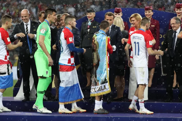 Emocije na najjače: Vatreni su prije točno godinu dana ispisali povijest, a Grabar-Kitarović odu&scaron;evila je svijet!