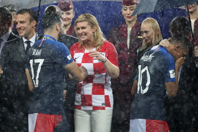 Emocije na najjače: Vatreni su prije točno godinu dana ispisali povijest, a Grabar-Kitarović odu&scaron;evila je svijet!