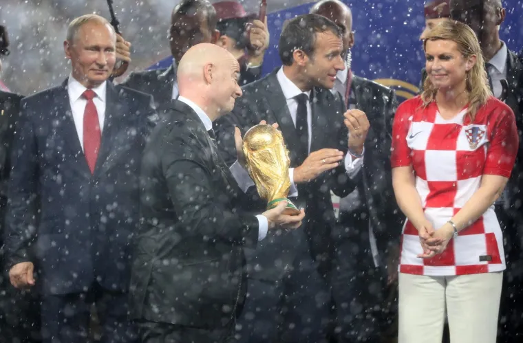 Emocije na najjače: Vatreni su prije točno godinu dana ispisali povijest, a Grabar-Kitarović odu&scaron;evila je svijet!