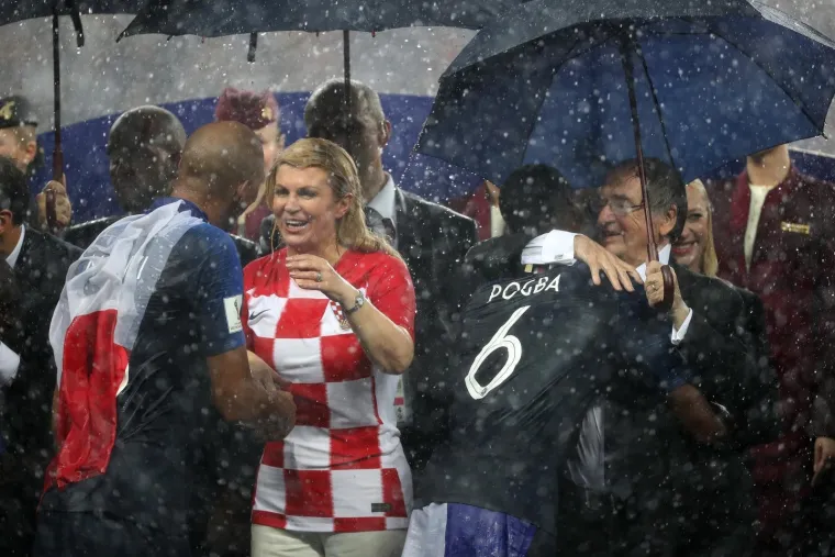 Emocije na najjače: Vatreni su prije točno godinu dana ispisali povijest, a Grabar-Kitarović odu&scaron;evila je svijet!