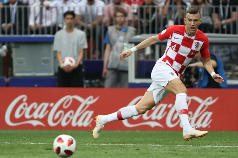 Emocije na najjače: Vatreni su prije točno godinu dana ispisali povijest, a Grabar-Kitarović odu&scaron;evila je svijet!